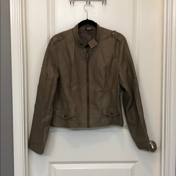 ❌❌ SOLD ❌❌ Tan faux leather jacket - Picture 2 of 7